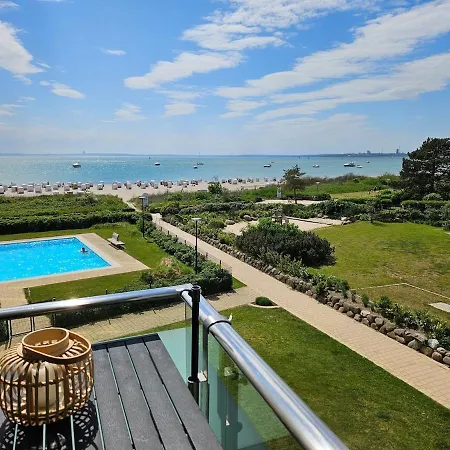 Prinz Hamlet Mit Meerblick Und Pool In Strandnaehe *