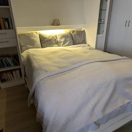 Prinz Hamlet Mit Meerblick Und Pool In Strandnaehe